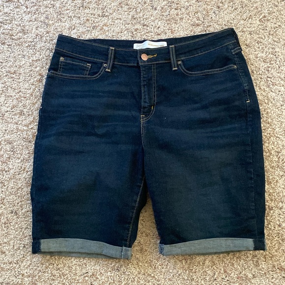 Signature by Levi Strauss Pants - NWOT Signature Levi Bermuda Shorts(size 16)
